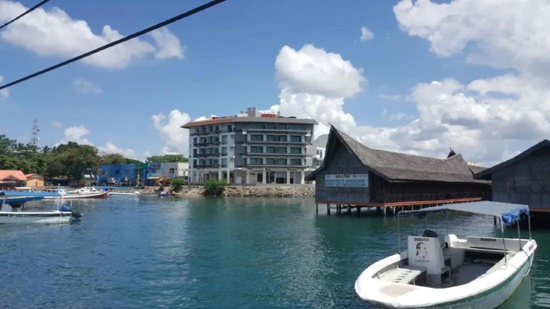 The Village 本民宿之村 Semporna Exteriör bild